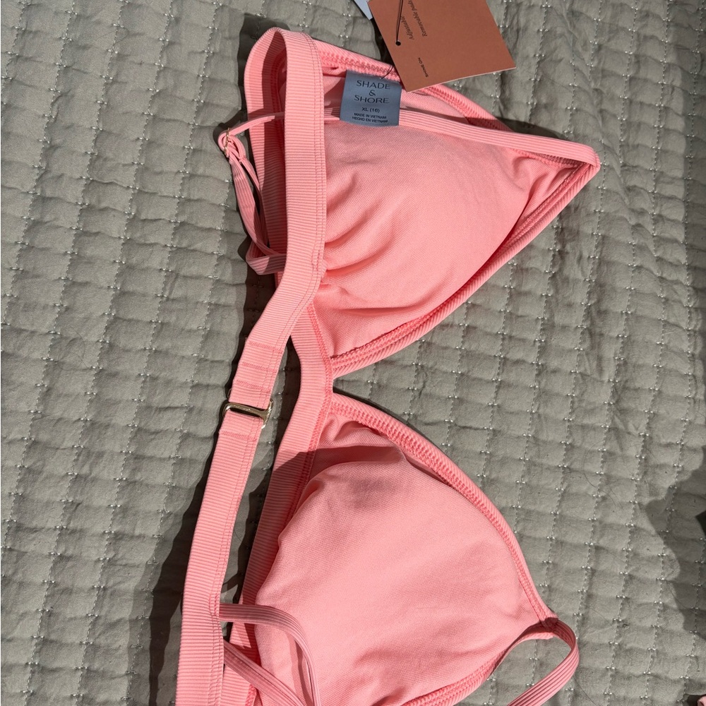Shade & Shore Coral Bikini Top (XL) & bottoms (M)  Open to selling separately.
